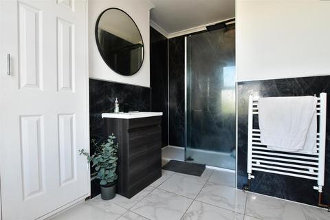 80 Longfield Road, Dover, CT17 9QR