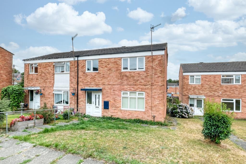 Shelley Close, Catshill, Bromsgrove... 3 bed semidetached house £199,950