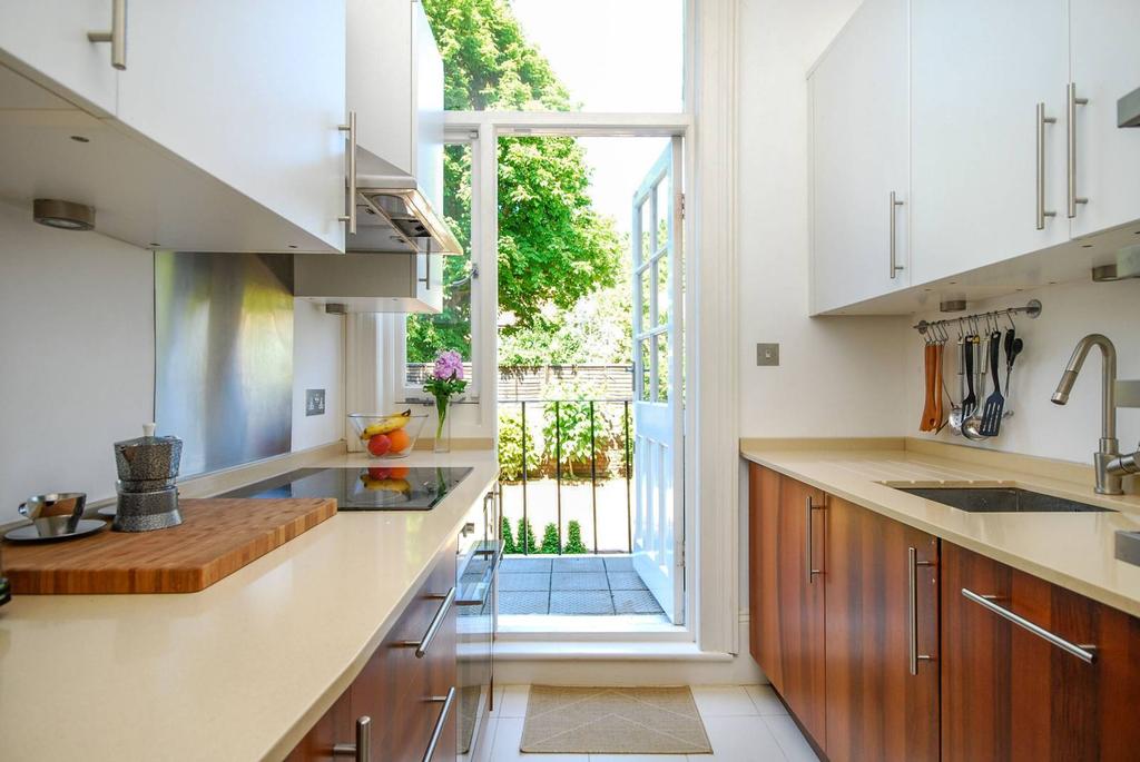 Park Road, East Twickenham, Twickenham, TW1 1 bed flat to rent £2,947