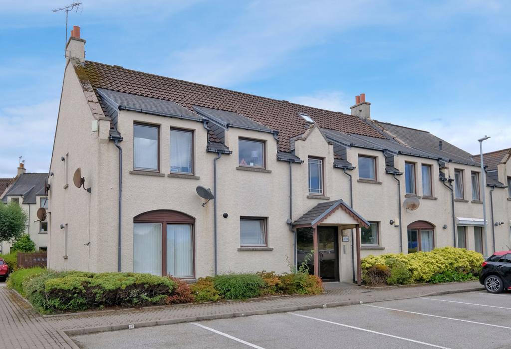 Lord Hay's Grove, Aberdeen... 3 bed apartment £155,000