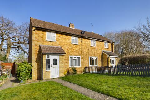 2 bedroom semi-detached house to rent, Scotney Road, Oakridge, Basingstoke, RG21