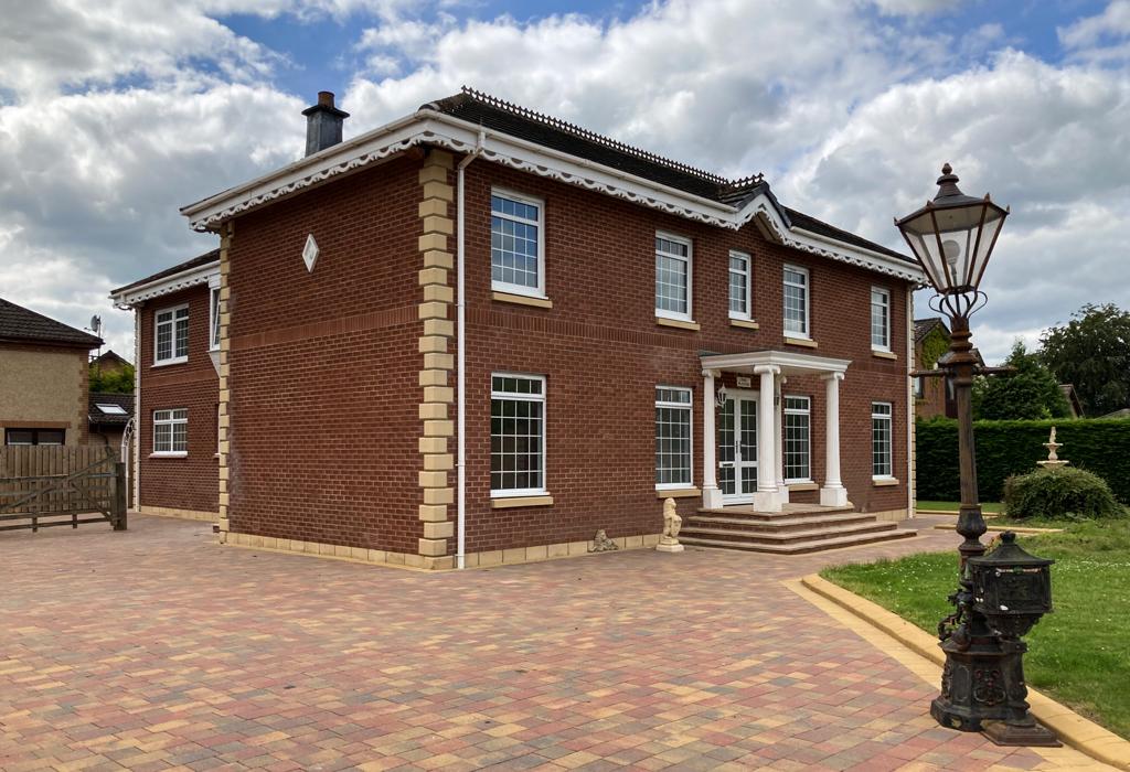 Turnbull Way, Strathaven, Lanarkshire 4 bed detached house £550,000