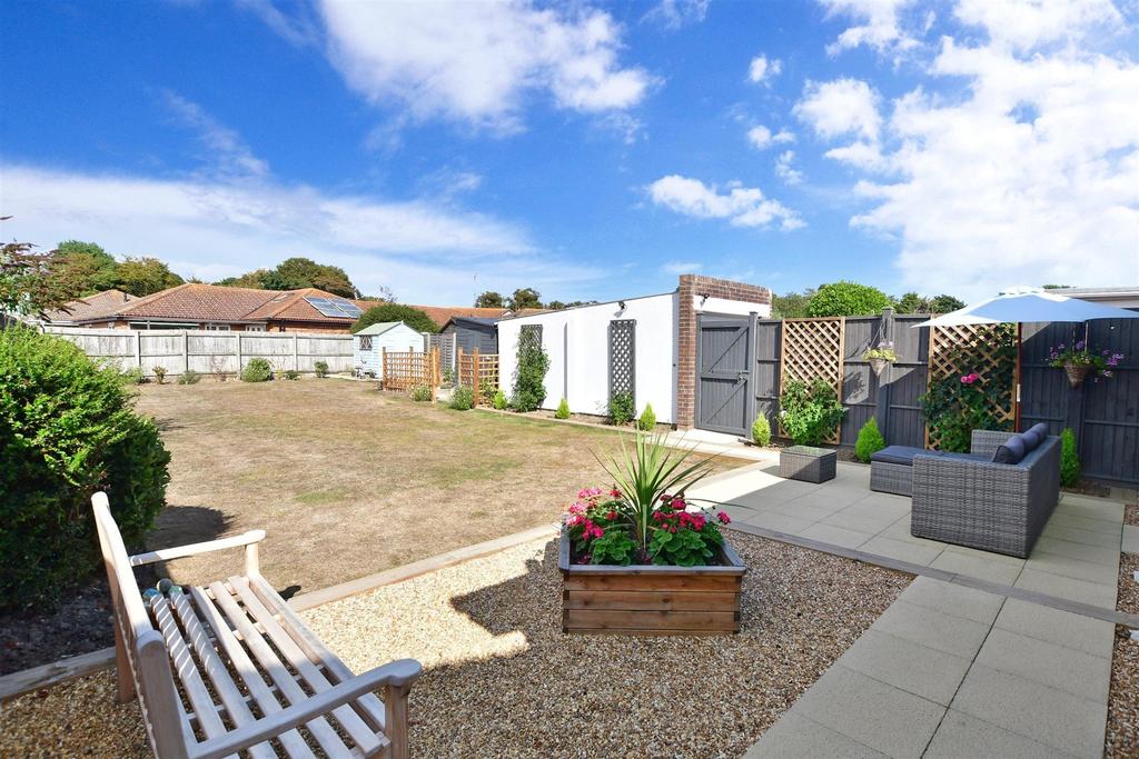 Blenheim Road, Littlestone, Kent 3 bed detached bungalow £500,000