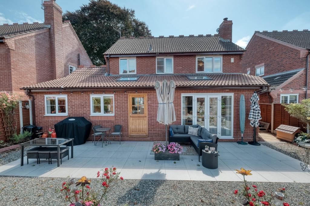Willow Road, Bromsgrove, B61 8PL 4 bed detached house £525,000
