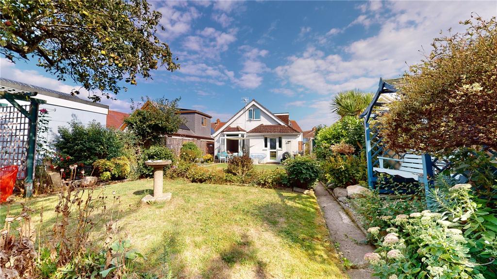 Leconfield Road, Lancing, West Sussex, BN15 4 bed bungalow £450,000