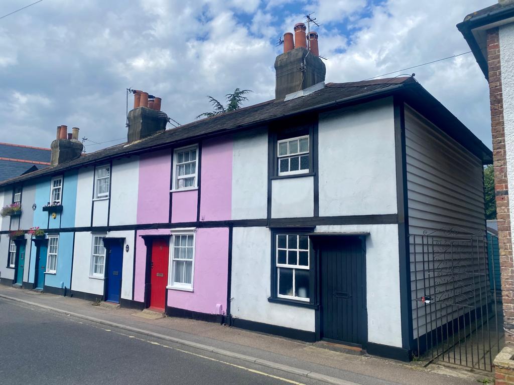 Ashtead 1 bed end of terrace house £1,000 pcm (£231 pw)