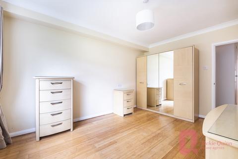 3 Timberhill, Ashtead, KT21 2NY