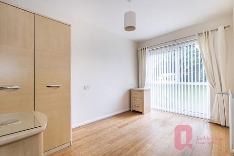 3 Timberhill, Ashtead, KT21 2NY