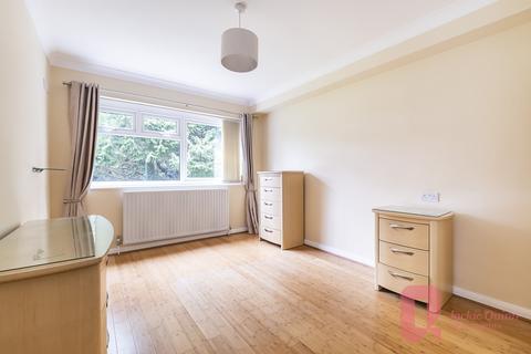 3 Timberhill, Ashtead, KT21 2NY