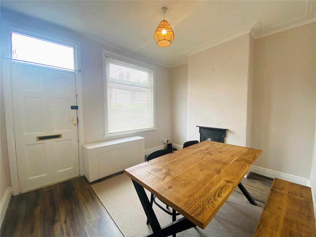 Lindfield Road, Reddish, Stockport, SK5 2 bed terraced house £775 pcm
