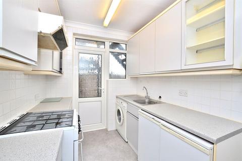 2 bedroom apartment to rent, Forest Side, Chingford, E4