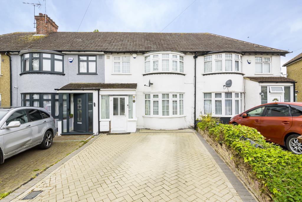 Adderley Road Harrow HA3 3 bed terraced house £1,900 pcm (£438 pw)
