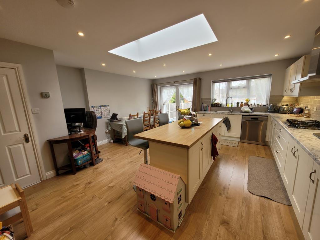 Adderley Road Harrow HA3 3 bed terraced house £1,900 pcm (£438 pw)