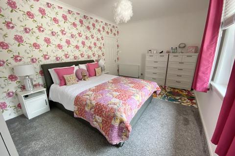 3 bedroom flat for sale - Hillend Crescent, Duntocher, West Dunbartonshire G81 6HN
