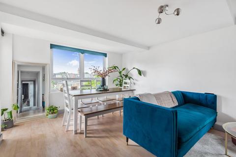 6, Lincoln House Acacia Road, Acton, London, W3 6HB