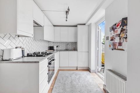 6, Lincoln House Acacia Road, Acton, London, W3 6HB