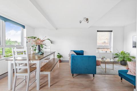 6, Lincoln House Acacia Road, Acton, London, W3 6HB