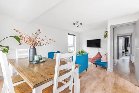 6, Lincoln House Acacia Road, Acton, London, W3 6HB