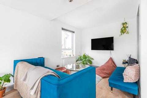 6, Lincoln House Acacia Road, Acton, London, W3 6HB