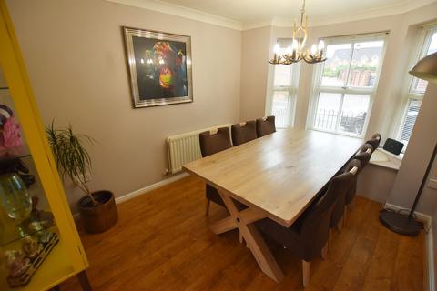5 Griffin Lane, Dickens Heath, Solihull, B90 1TS