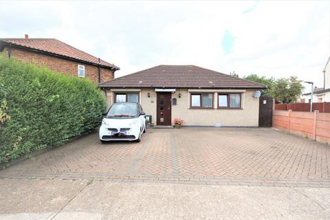 2 bedroom bungalow for sale, Burwood Gardens, Rainham