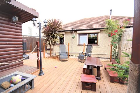 40 Burwood Gardens, Rainham, RM13 8JS
