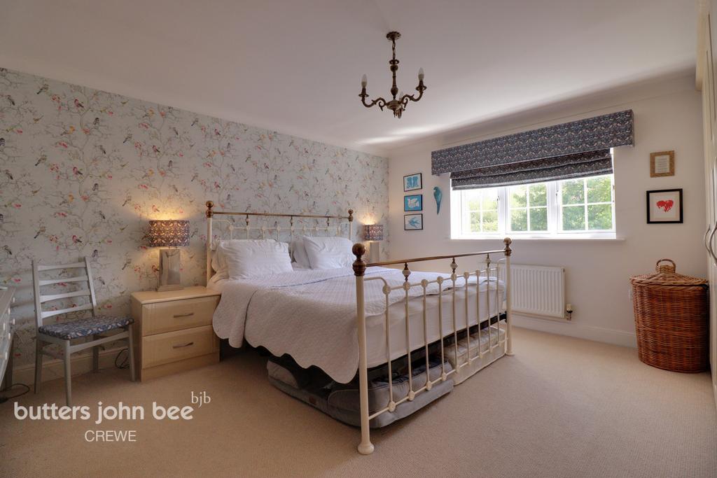 Kemble Close, Crewe 4 bed detached house £400,000