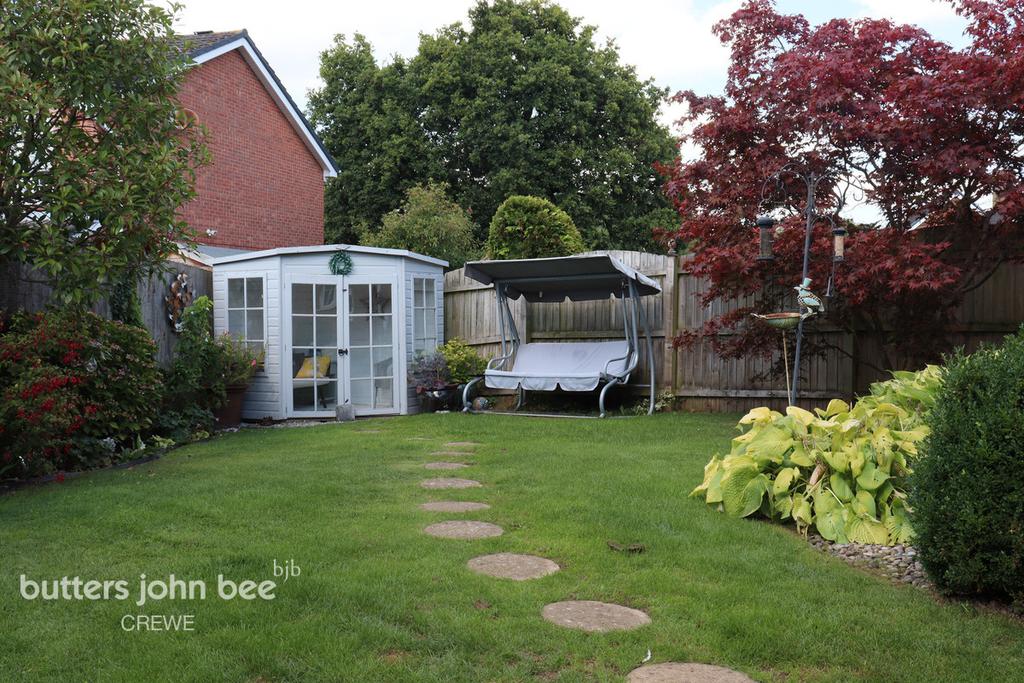 Kemble Close, Crewe 4 bed detached house £400,000