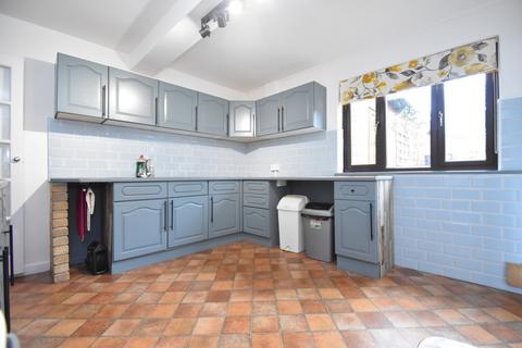 3 bedroom cottage for sale, Winthrop Close, Newton Road