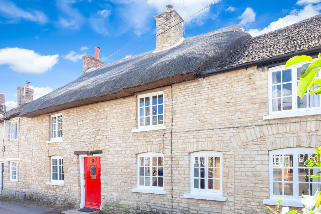 Newland Street, Eynsham 4 bed cottage £2,250 pcm (£519 pw)