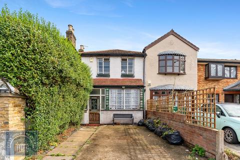 3 bedroom end of terrace house for sale - New Wanstead, Wanstead