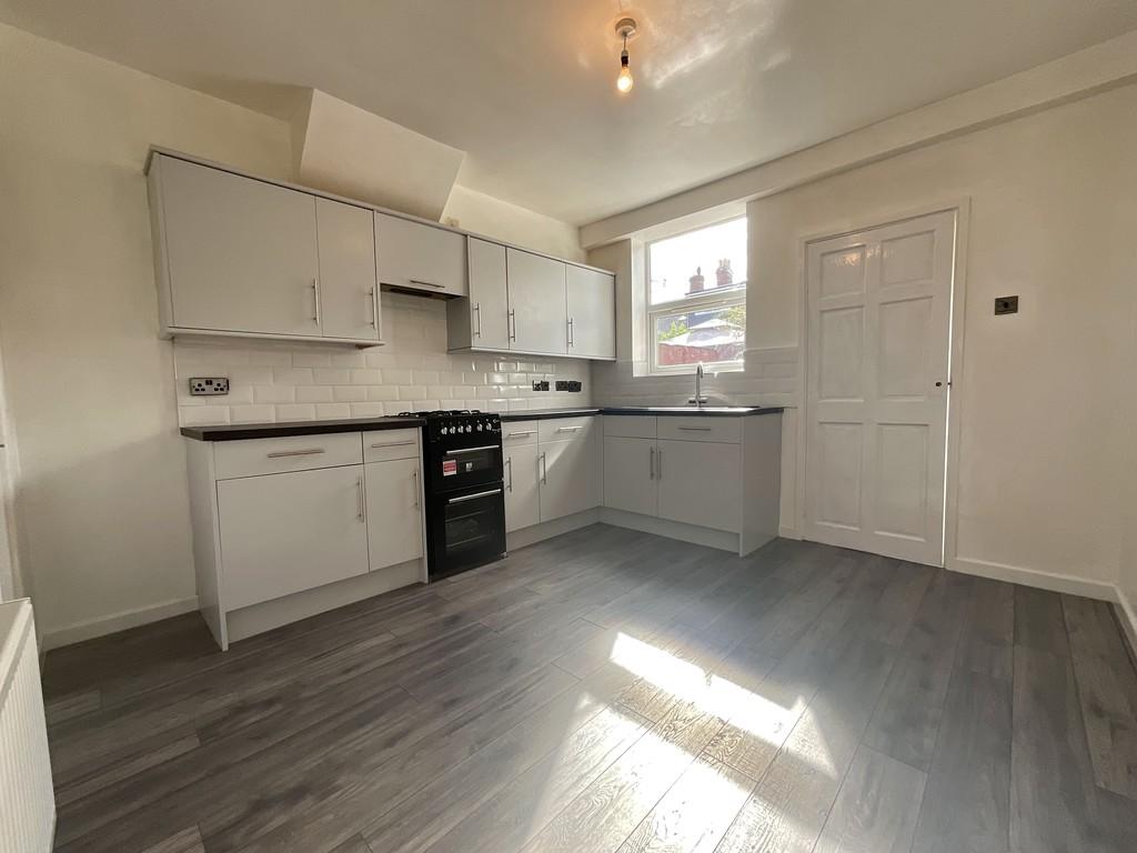 Florence Street, Lincoln 2 bed terraced house £700 pcm (£162 pw)