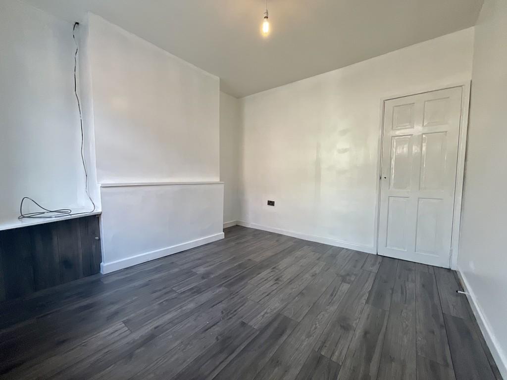 Florence Street, Lincoln 2 bed terraced house £700 pcm (£162 pw)