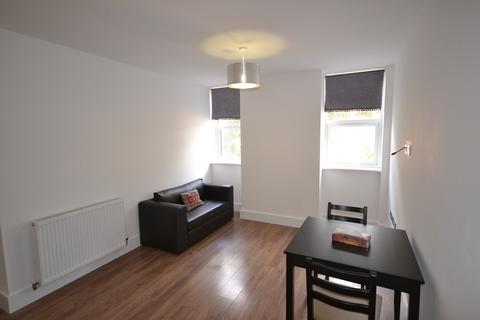 2 bedroom flat to rent, Mercury Gardens, Romford