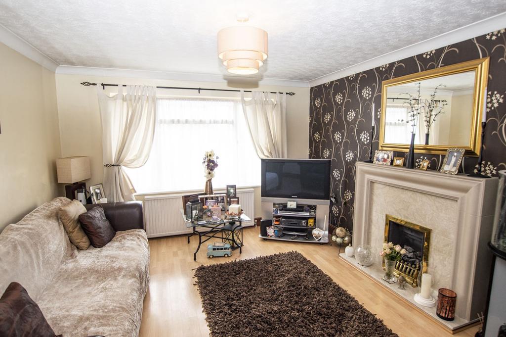 New Barn Close, Portslade BN41 3 bed end of terrace house £400,000