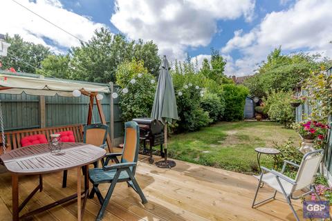 69 Hunters Square, Dagenham, RM10 8AY
