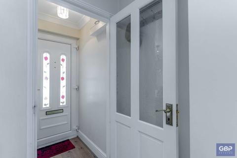 69 Hunters Square, Dagenham, RM10 8AY