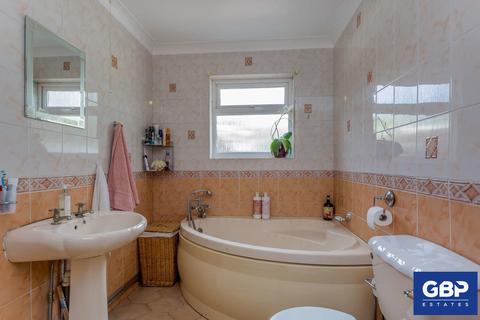 69 Hunters Square, Dagenham, RM10 8AY