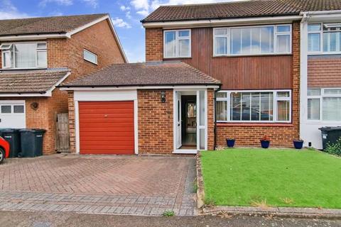 15 Brookside Road, Istead Rise, Gravesend, DA13 9JJ