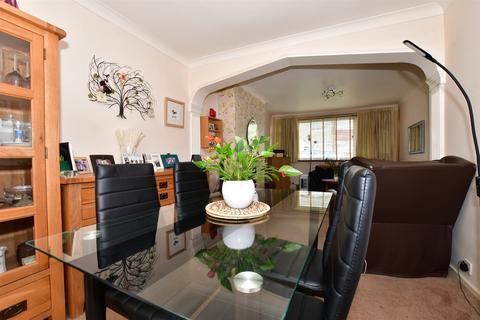 15 Brookside Road, Istead Rise, Gravesend, DA13 9JJ