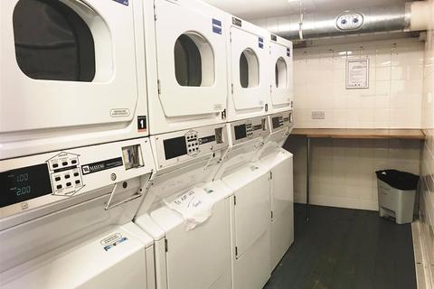 Studio to rent - Hathersage Road, Manchester, M13