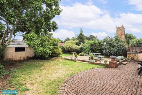 16 Churchfields, Wellington, TA21 8SD