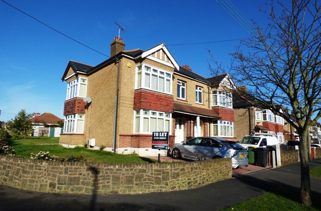 Daws Heath Road (Bedroom 1), Rayleigh, Essex 1 bed in a house share £
