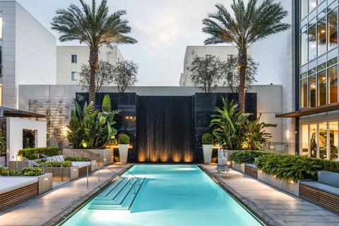 1 bedroom penthouse, Four Seasons Private Residences, 9000 W 3rd Street, Los Angeles, California