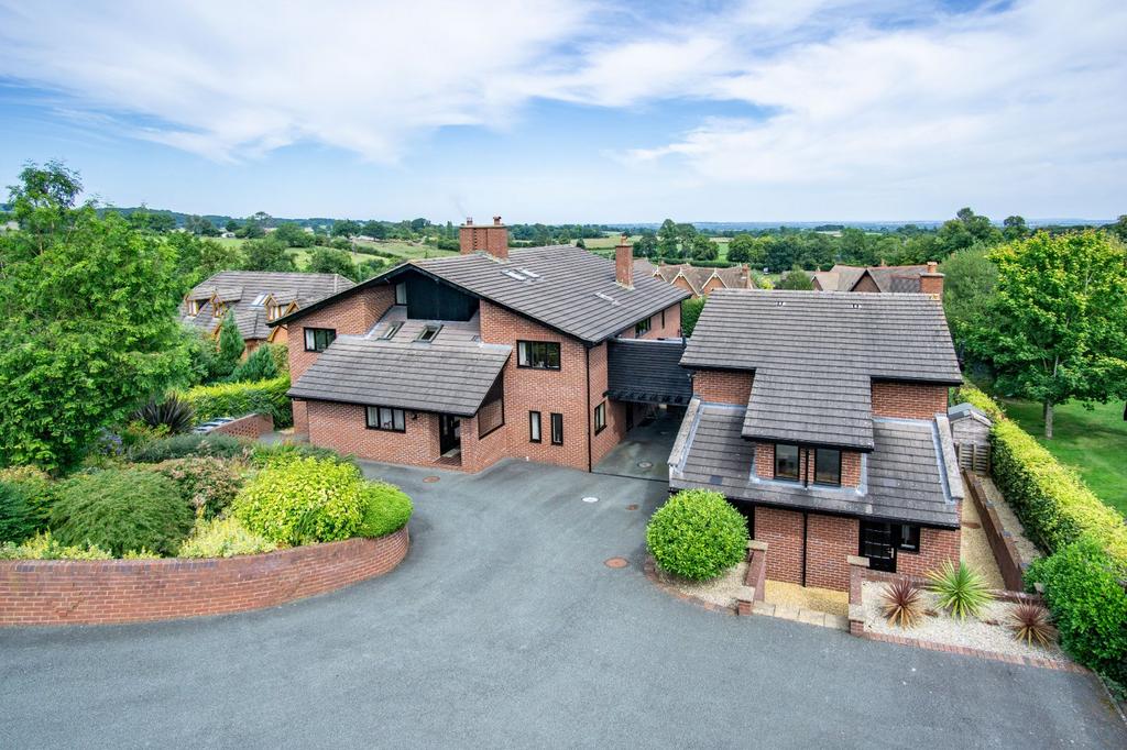 Silverdale Drive, Trefonen, Oswestry 7 bed detached house for sale £