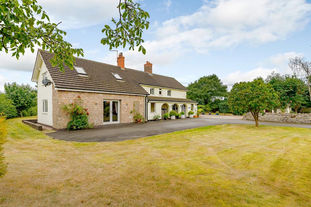 Crickheath, Oswestry, Shropshire 3 bed detached house - £595,000