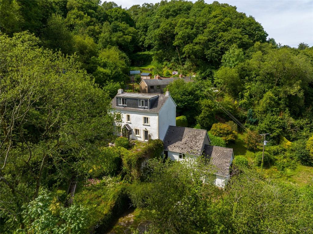 Muddiford, Barnstaple, North Devon, EX31 8 bed detached house for sale