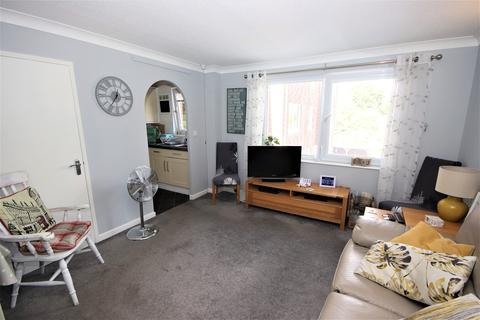2 bedroom flat for sale - Homelawn House, Brookfield Road, Bexhill-on-Sea, TN40