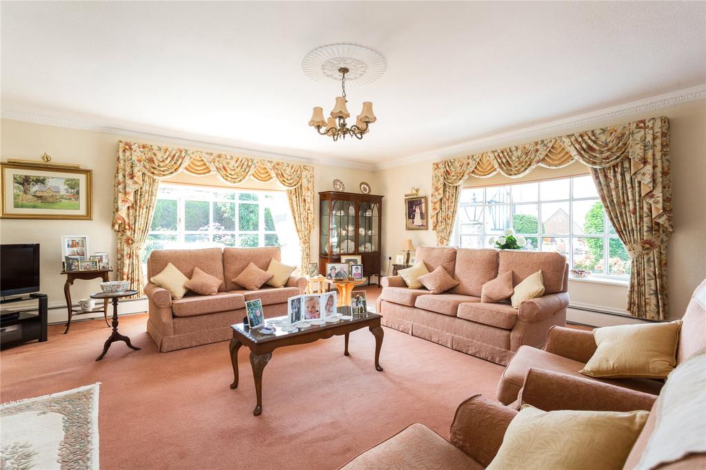 Thirsk Road, Northallerton, North Yorkshire, DL6 4 bed bungalow for