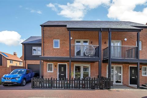 3 bedroom semi-detached house for sale - Wakelin Gardens, Winchester, Hampshire, SO22
